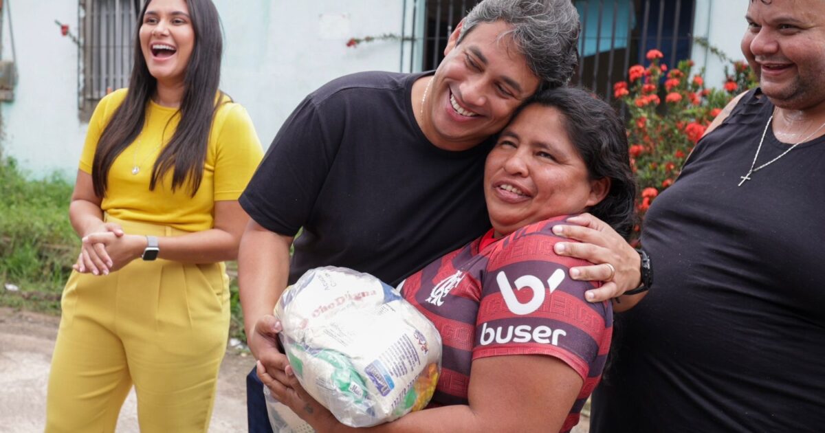 Osmar Filho Distribui Peixes E Cestas B Sicas Em S O Lu S E Baixada Na