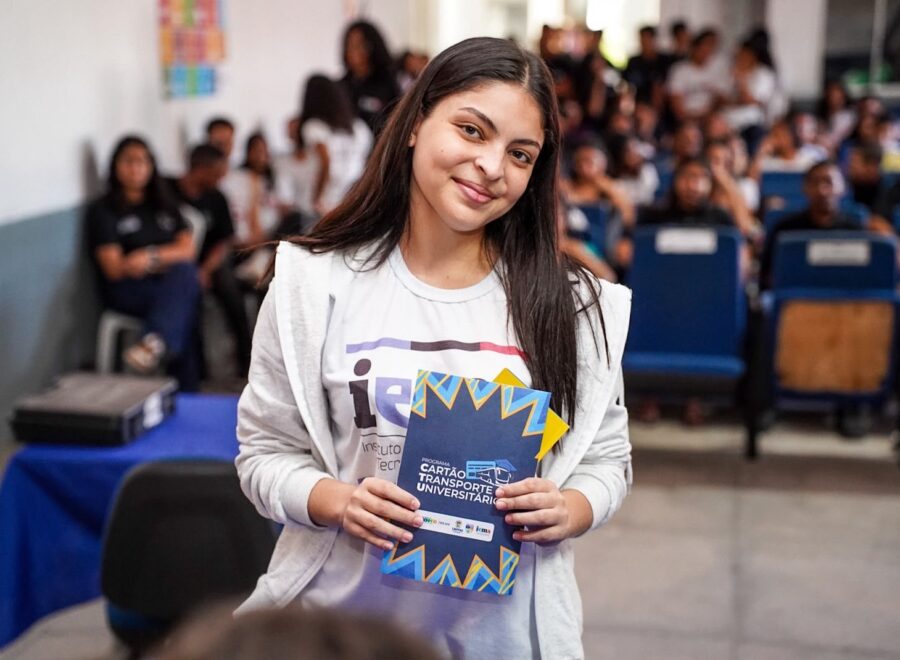 Com auxílio de R$ 800, 70 alunos do IEMA de Timon conseguem se manter na universidade