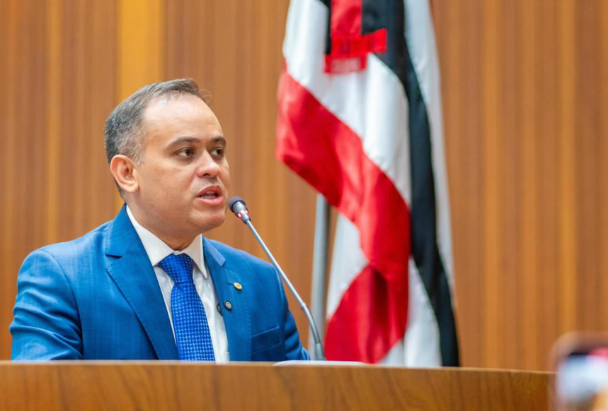 Catulé Júnior “mete o louco” em Brandão e manda governador renunciar