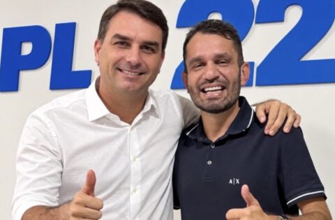 Fernando Pessoa declara apoio a Flávio Bolsonaro no segundo turno