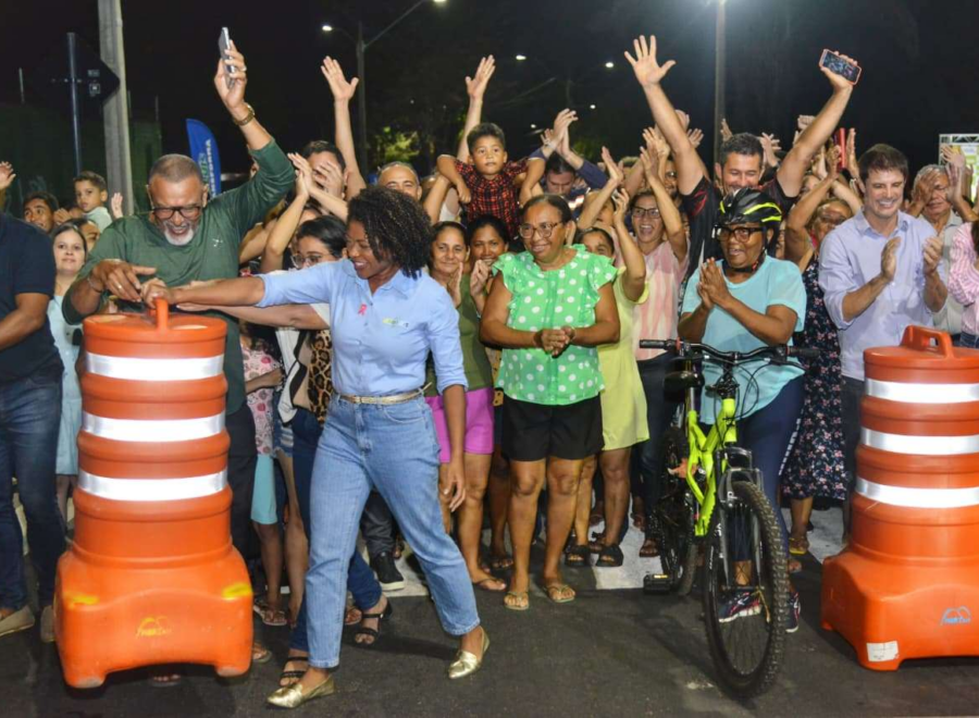 Prefeita Esmênia entrega nova avenida Interbairros Itapiracó